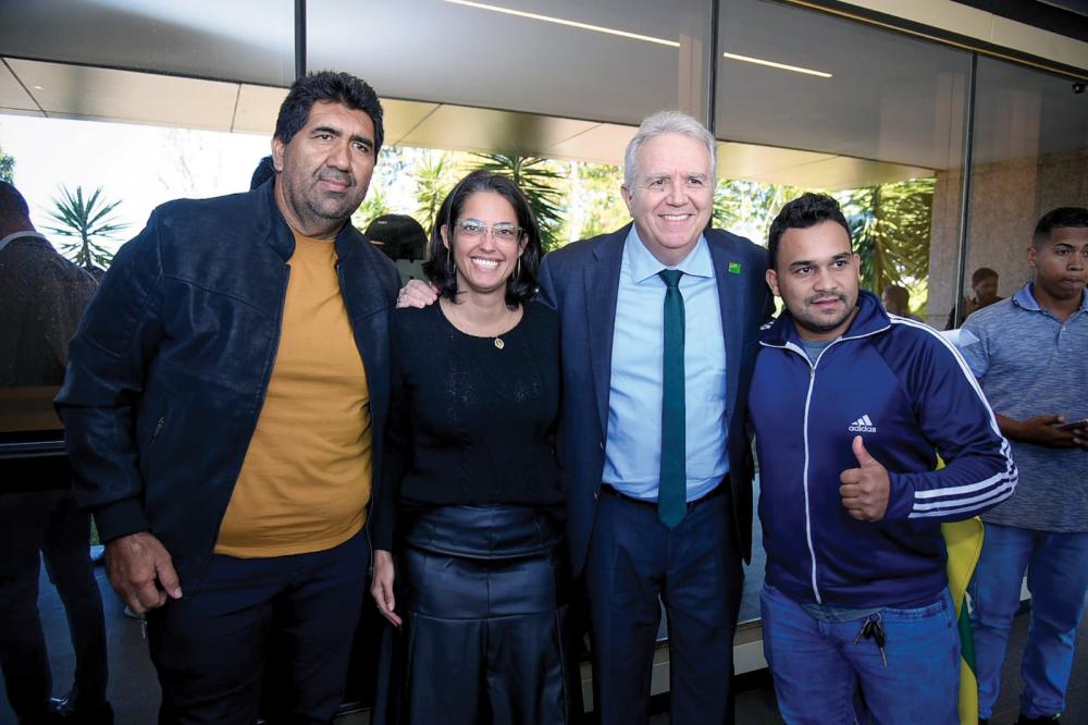 Secretário de Esporte de Santo Antônio do Descoberto se reúne com representantes para debater sobre incentivos à atletas locais