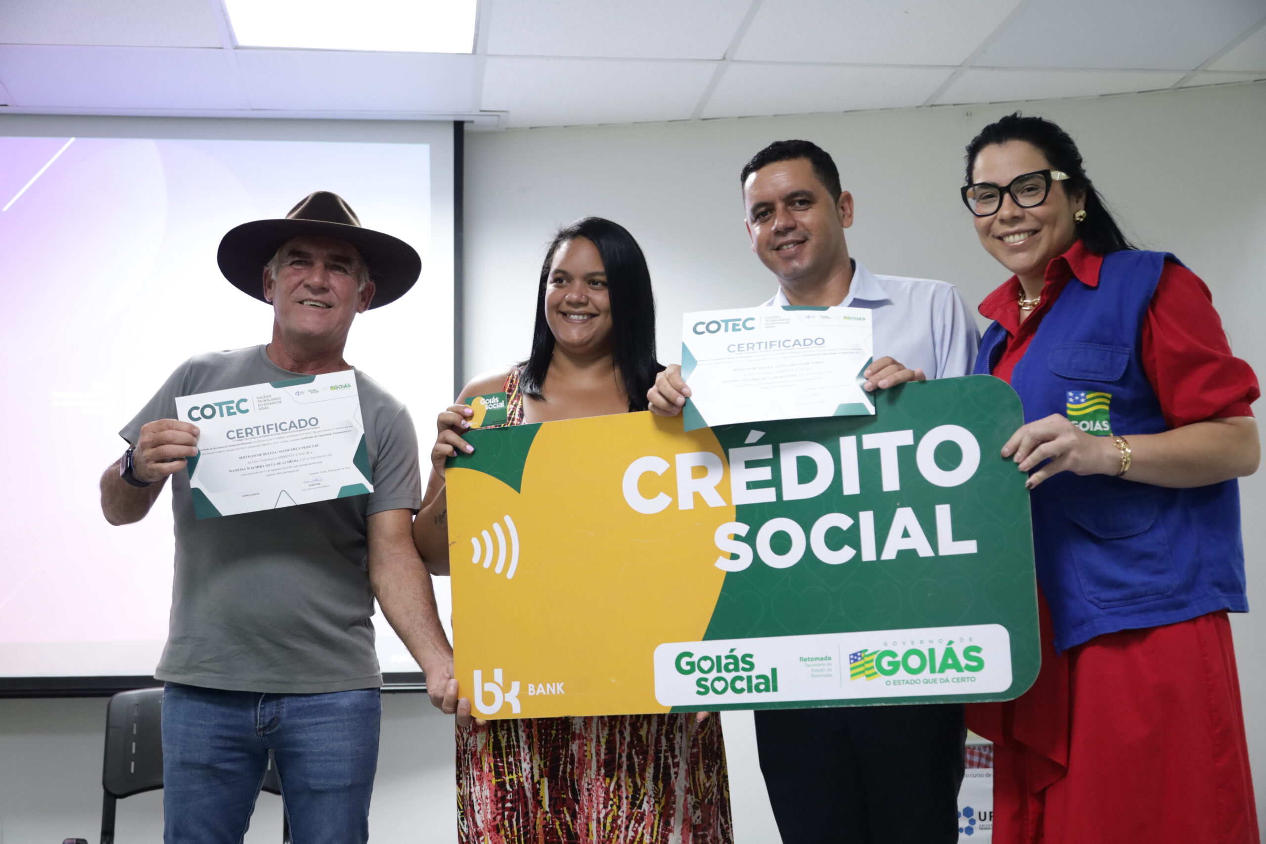 Evento de entrega de Certificados e Créditos Sociais são entregues aos alunos do Colégio Tecnológico em Santo Antônio do Descoberto