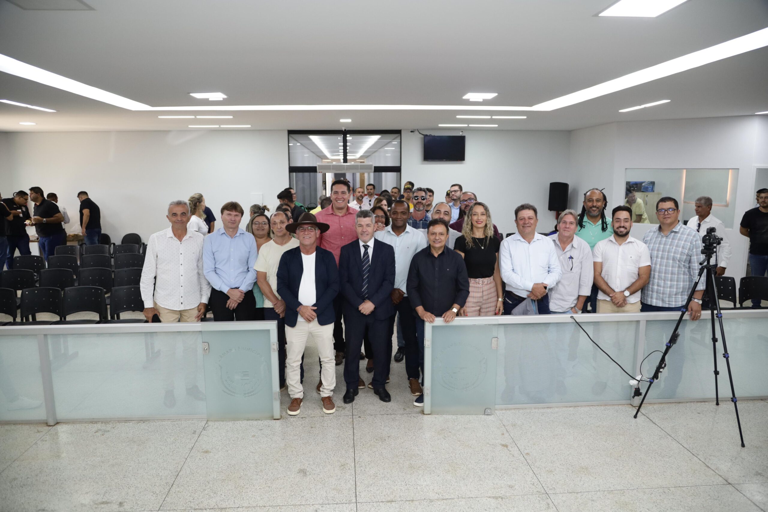 Prefeitura de Santo Antônio do Descoberto promove reunião estratégica para solucionar desafios do IPVA na região